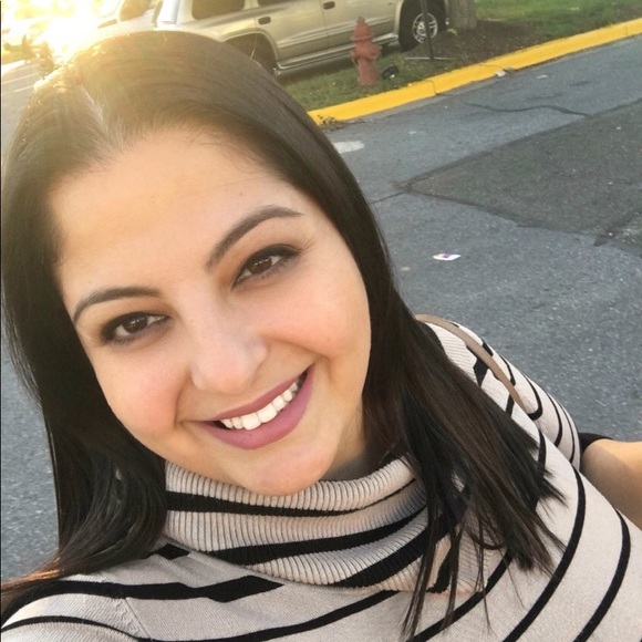 Meet your Posher, Sheila - Picture 3 of 4